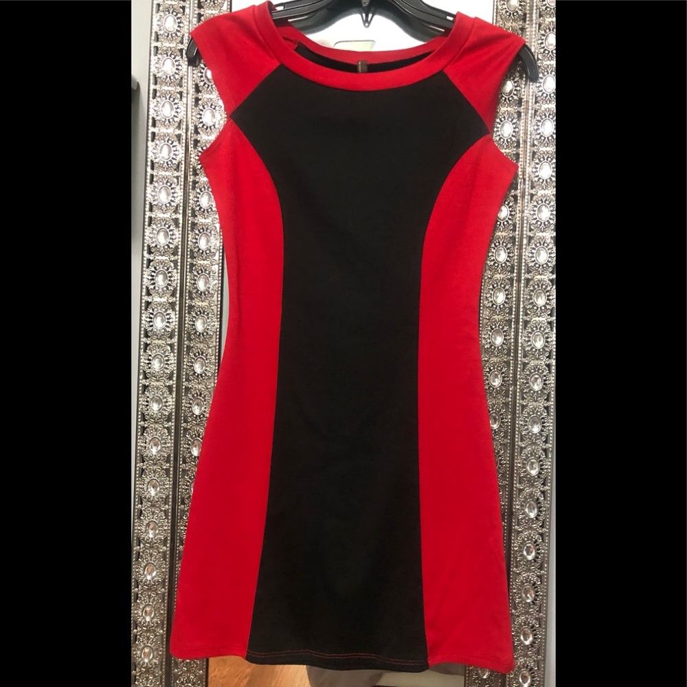 Black/red dress
